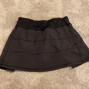 Size 6 Lululemon skirt!!
